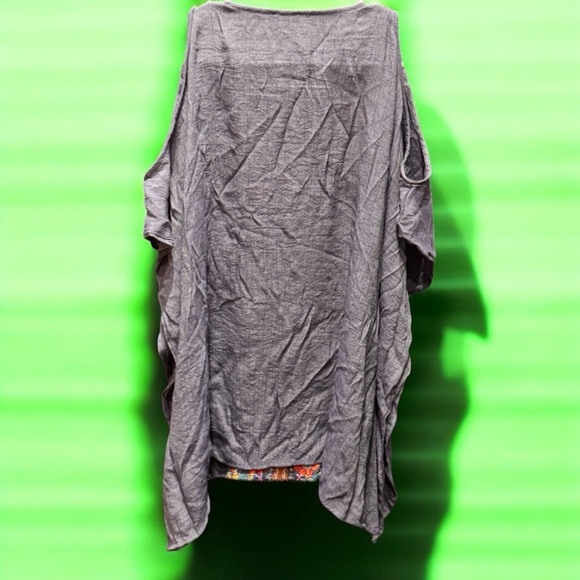 Entro Embroidered Grayish blue Women's Top small / medium - Picture 2 of 5